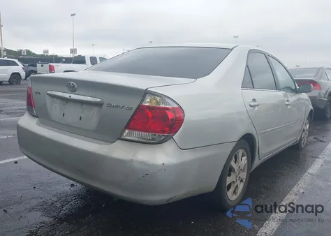 2005 Toyota Camry Le/Se/Xle z USA, uszkodzony, nr VIN 4T1BE30K75U974521
